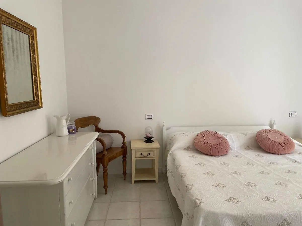 산타마르게리타디풀라 Bright House Near Chia 빌라 0*,
